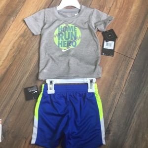 Nike Boys 24 mo 2pc Suit.